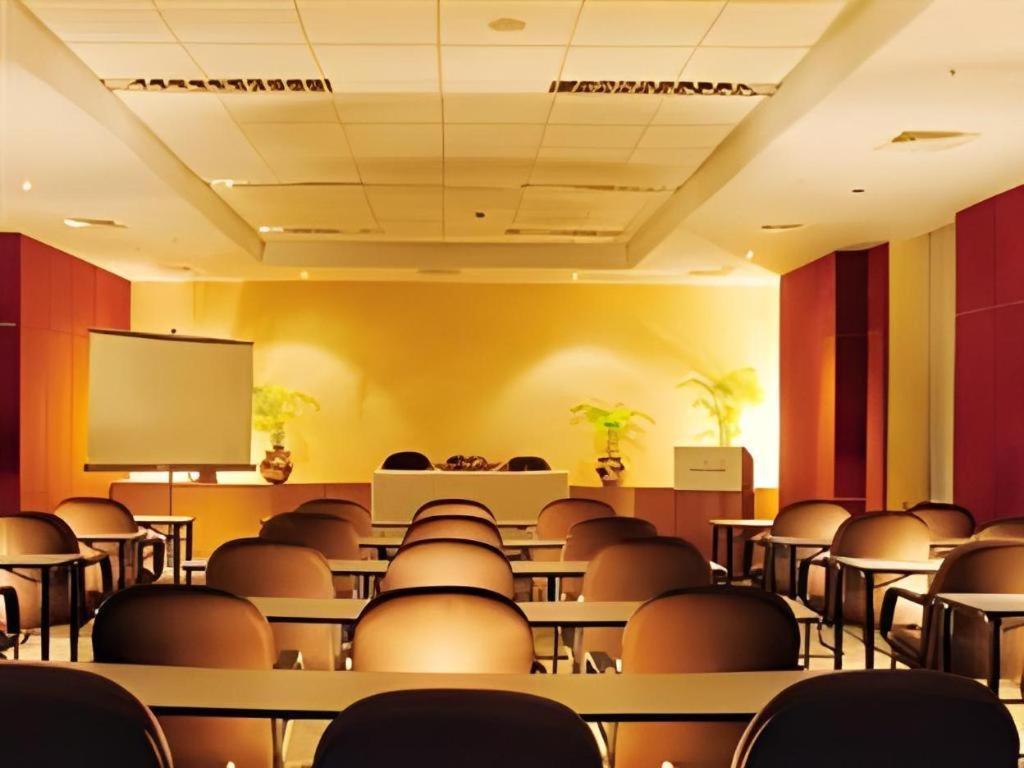 Hotel Ruposhi Bangla Dhaka Zewnętrze zdjęcie