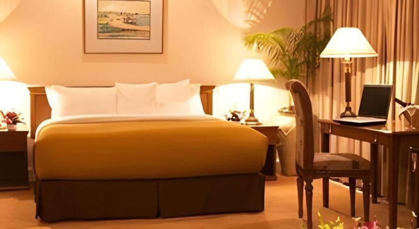 Hotel Ruposhi Bangla Dhaka Zewnętrze zdjęcie