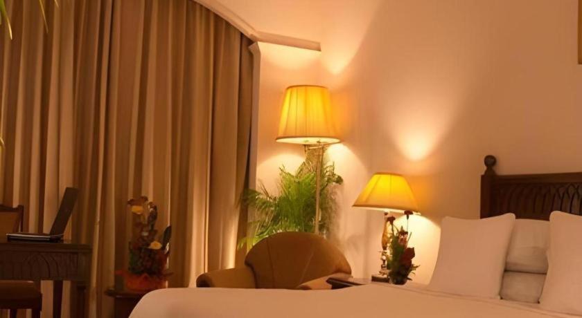 Hotel Ruposhi Bangla Dhaka Zewnętrze zdjęcie