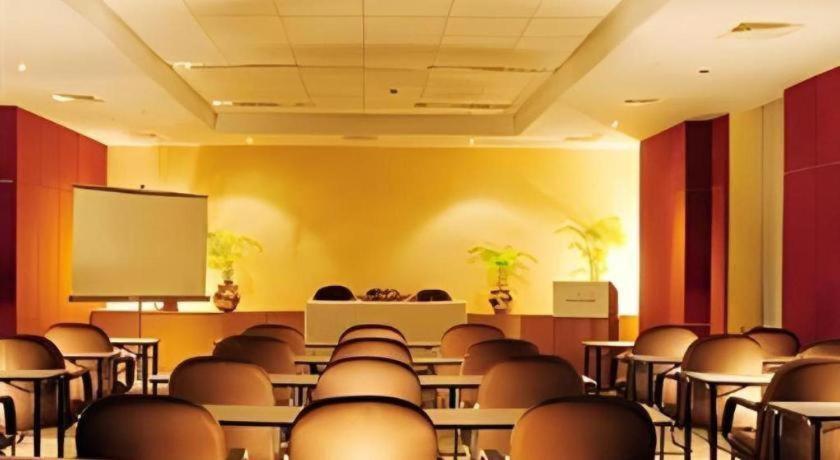 Hotel Ruposhi Bangla Dhaka Zewnętrze zdjęcie
