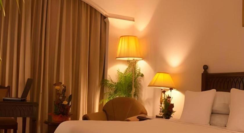 Hotel Ruposhi Bangla Dhaka Zewnętrze zdjęcie